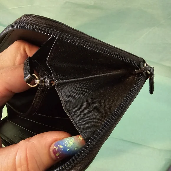 Prada Saffiano leather black zip around wallet - Picture 12 of 13